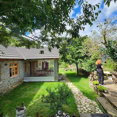 Bujtina Peshtan Guesthouse&Camping Tepelene المظهر الخارجي الصورة