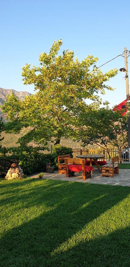 Bujtina Peshtan Guesthouse&Camping Tepelene المظهر الخارجي الصورة