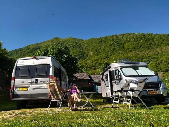 Bujtina Peshtan Guesthouse&Camping Tepelene المظهر الخارجي الصورة