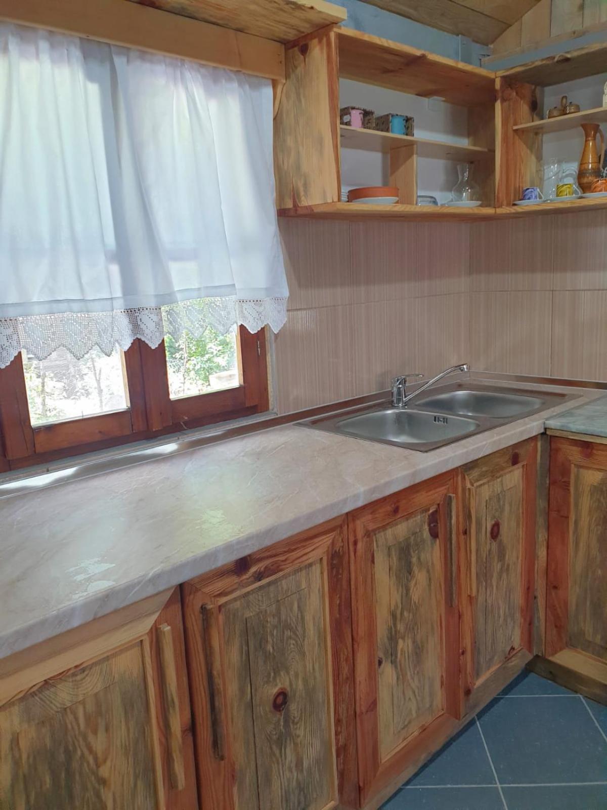 Bujtina Peshtan Guesthouse&Camping Tepelene المظهر الخارجي الصورة