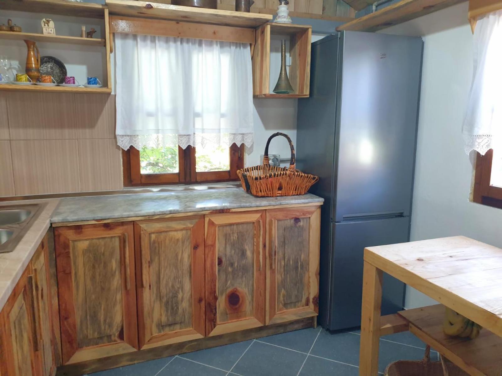 Bujtina Peshtan Guesthouse&Camping Tepelene المظهر الخارجي الصورة
